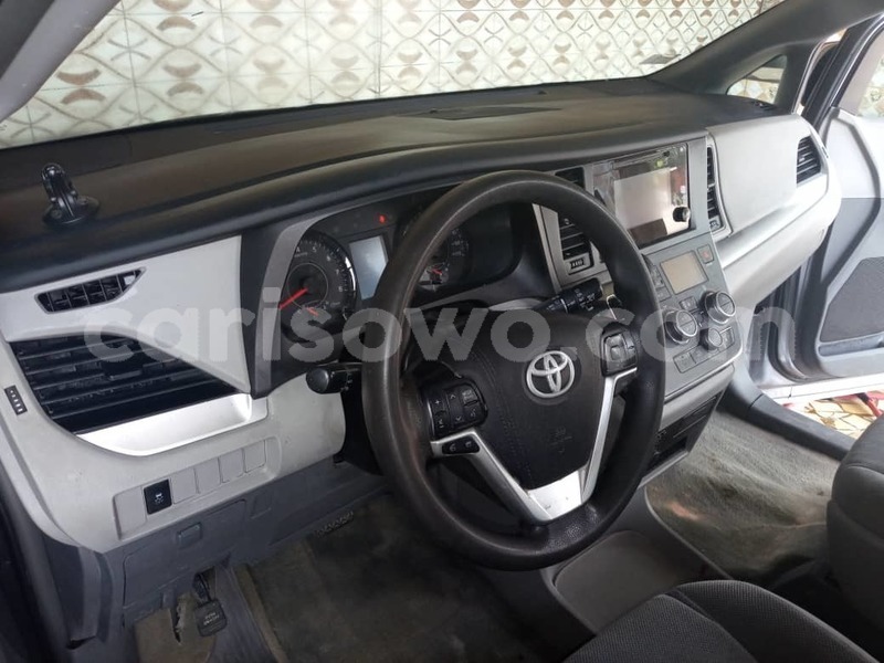 Big with watermark toyota sienna benin cotonou 25374