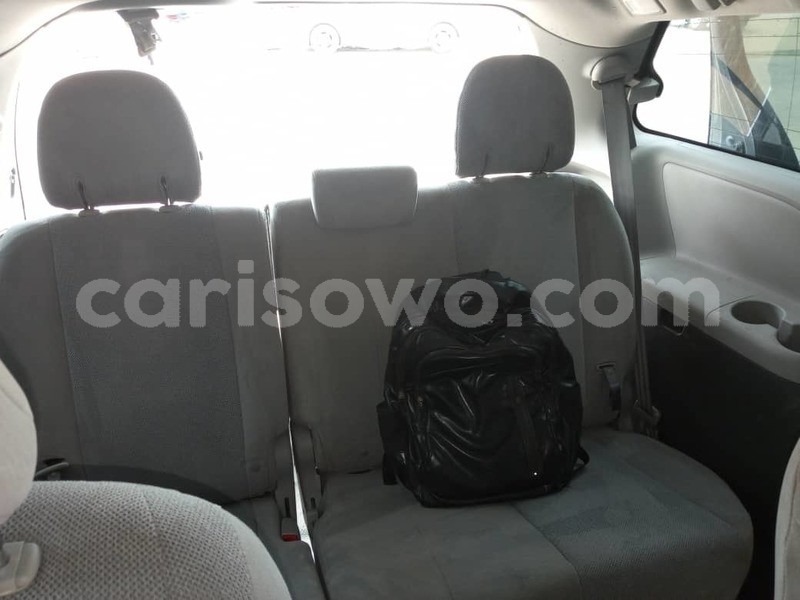 Big with watermark toyota sienna benin cotonou 25374