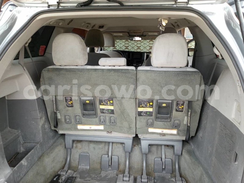 Big with watermark toyota sienna benin cotonou 25374
