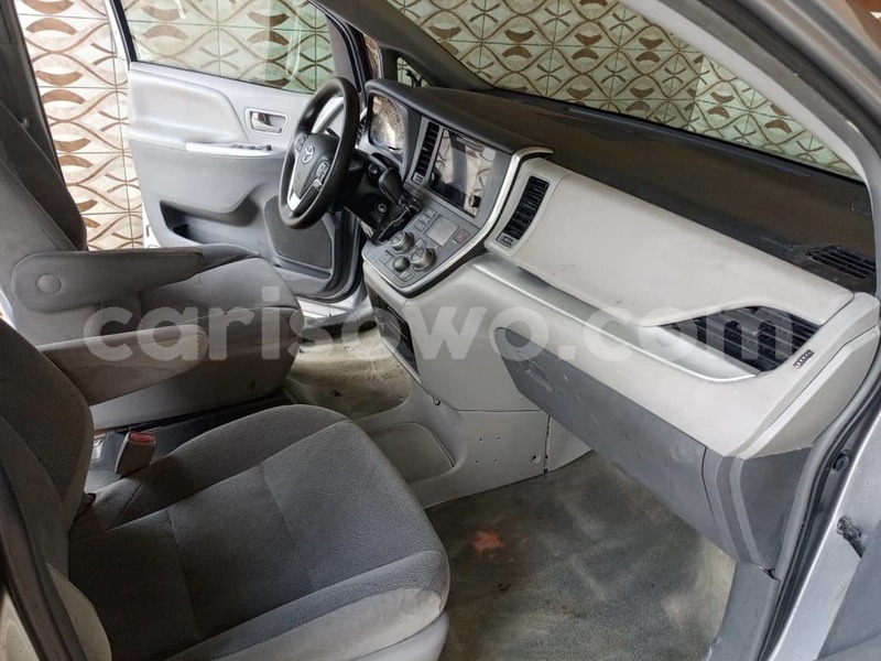 Big with watermark toyota sienna benin cotonou 25374