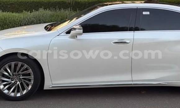 Buy Used Lexus ES White Car in Cotonou in Benign Buy Used Lexus ES White Car in Cotonou in Benign
