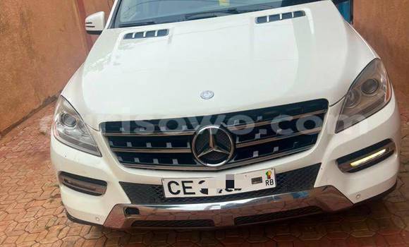 Sayi Na hannu Mercedes-Benz ML–Class White Mota in Cotonou a Benin Sayi Na hannu Mercedes-Benz ML–Class White Mota in Cotonou a Benin
