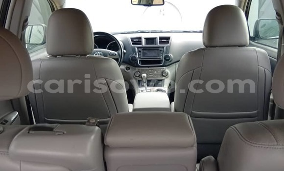 Ra Àlòkù Toyota Highlander Black Ọkọ̀ in Cotonou ni Benin Ra Àlòkù Toyota Highlander Black Ọkọ̀ in Cotonou ni Benin