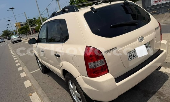 Ra Àlòkù Hyundai Tucson funfun Ọkọ̀ in Cotonou ni Benin Ra Àlòkù Hyundai Tucson funfun Ọkọ̀ in Cotonou ni Benin