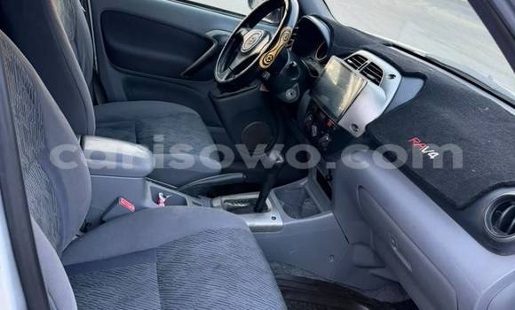 Sayi Na hannu Toyota RAV4 Azurfa Mota in Cotonou a Benin Sayi Na hannu Toyota RAV4 Azurfa Mota in Cotonou a Benin