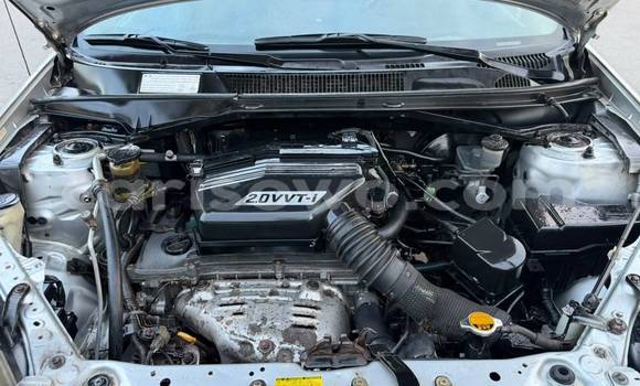 Sayi Na hannu Toyota RAV4 Azurfa Mota in Cotonou a Benin Sayi Na hannu Toyota RAV4 Azurfa Mota in Cotonou a Benin