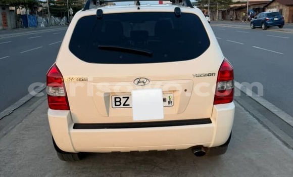 Ra Àlòkù Hyundai Tucson funfun Ọkọ̀ in Cotonou ni Benin Ra Àlòkù Hyundai Tucson funfun Ọkọ̀ in Cotonou ni Benin