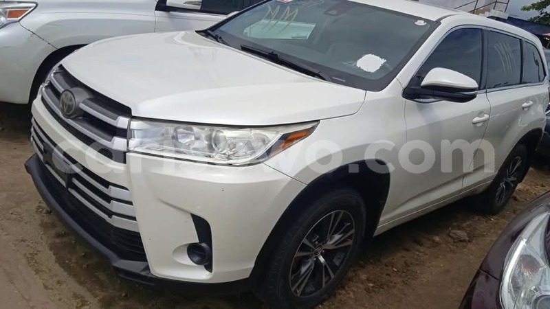 Big with watermark toyota highlander benin cotonou 25427