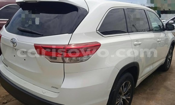 Sayi Na hannu Toyota Highlander White Mota in Cotonou a Benin Sayi Na hannu Toyota Highlander White Mota in Cotonou a Benin