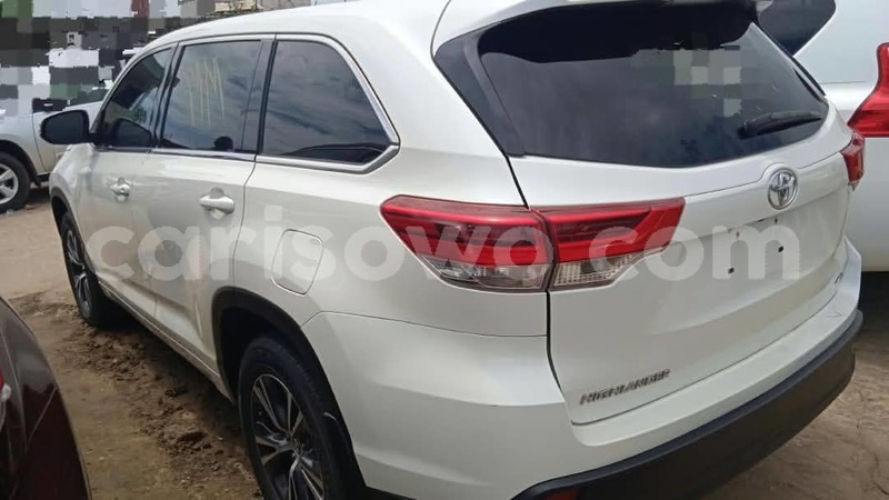Big with watermark toyota highlander benin cotonou 25427