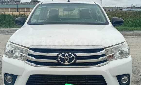 Acheter Occasion Voiture Toyota Hilux Blanc à Cotonou, Benin