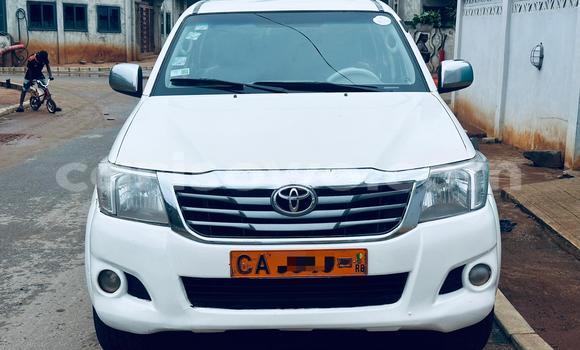 Acheter Occasion Voiture Toyota Hilux Blanc à Cotonou, Benin