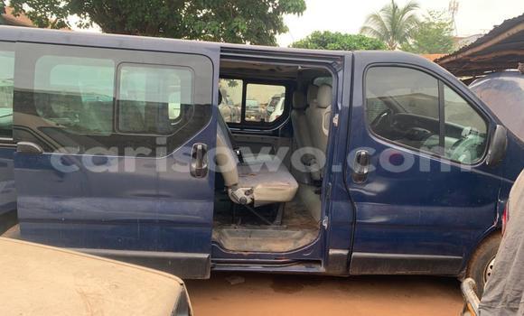 Buy Used Renault Trafic Blue Truck in Abomey Calavi in Benign Buy Used Renault Trafic Blue Truck in Abomey Calavi in Benign