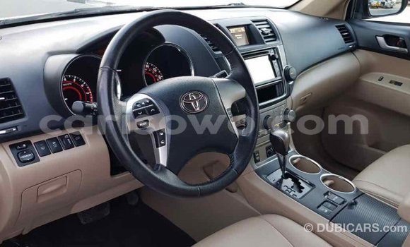 Ra Imported Toyota Highlander Alawọ ewe Ọkọ̀ in Import - Dubai ni Benin Ra Imported Toyota Highlander Alawọ ewe Ọkọ̀ in Import - Dubai ni Benin