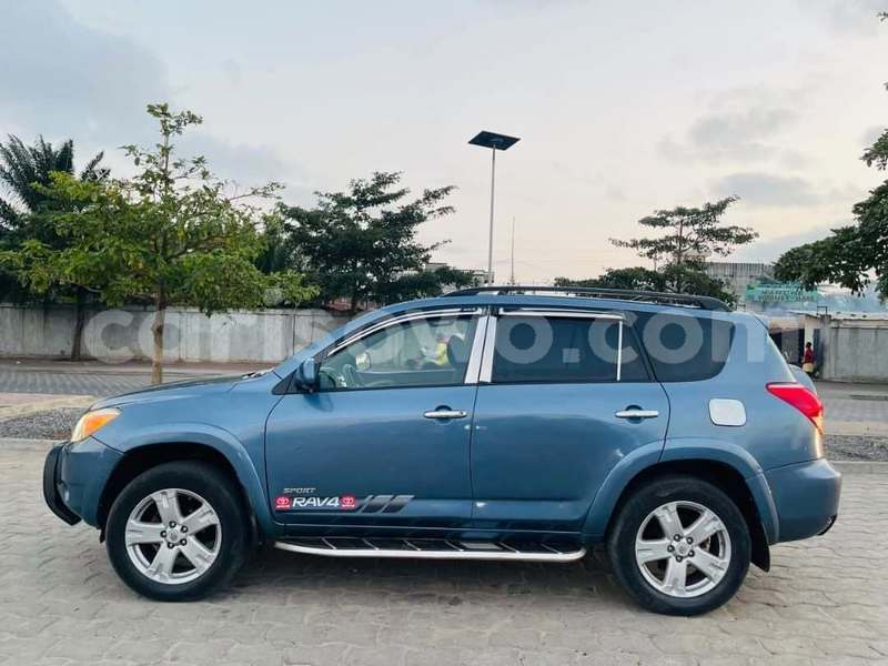 Big with watermark toyota rav4 benin cotonou 25481