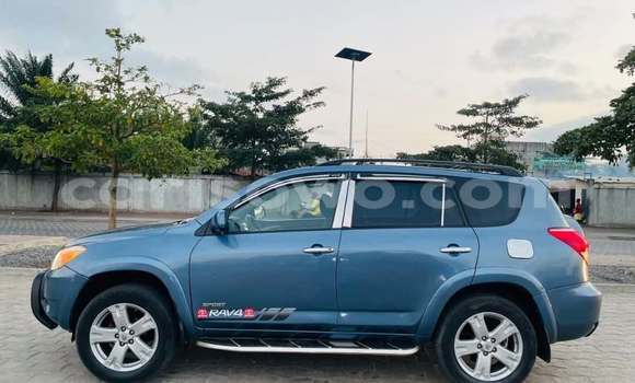 Acheter Occasion Voiture Toyota RAV4 Bleu à Cotonou, Benin Acheter Occasion Voiture Toyota RAV4 Bleu à Cotonou, Benin