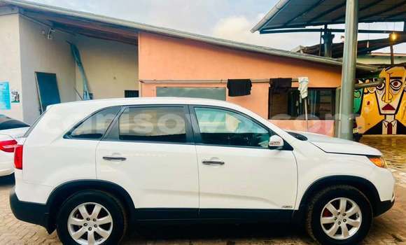 Acheter Occasion Voiture Kia Sorento Blanc à Cotonou, Benin Acheter Occasion Voiture Kia Sorento Blanc à Cotonou, Benin