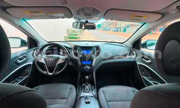 Ra Àlòkù Hyundai Santa Fe funfun Ọkọ̀ in Cotonou ni Benin Ra Àlòkù Hyundai Santa Fe funfun Ọkọ̀ in Cotonou ni Benin