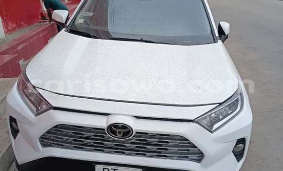 Acheter Occasion Voiture Toyota RAV4 Blanc à Cotonou, Benin