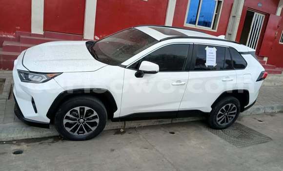 Acheter Occasion Voiture Toyota RAV4 Blanc à Cotonou, Benin Acheter Occasion Voiture Toyota RAV4 Blanc à Cotonou, Benin