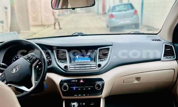 Buy Used Hyundai Tucson Red Car in Cotonou in Benign Buy Used Hyundai Tucson Red Car in Cotonou in Benign