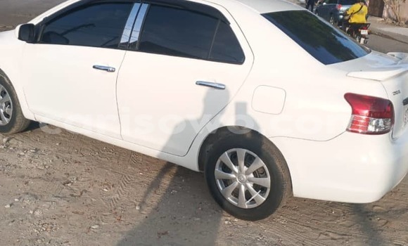 Acheter Occasion Voiture Toyota Yaris Blanc à Cotonou, Benin Acheter Occasion Voiture Toyota Yaris Blanc à Cotonou, Benin