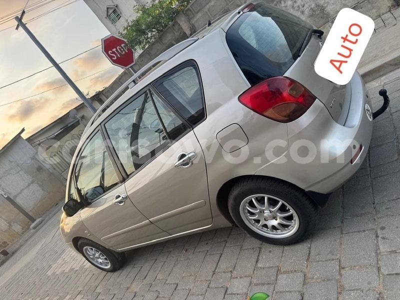 Big with watermark toyota corolla verso benin cotonou 25507
