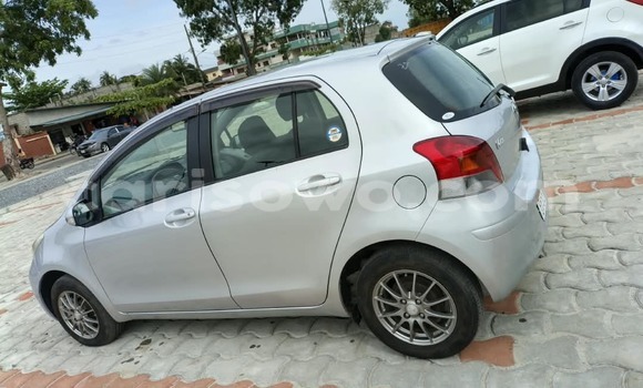 Acheter Occasion Voiture Toyota Yaris Gris à Cotonou, Benin Acheter Occasion Voiture Toyota Yaris Gris à Cotonou, Benin