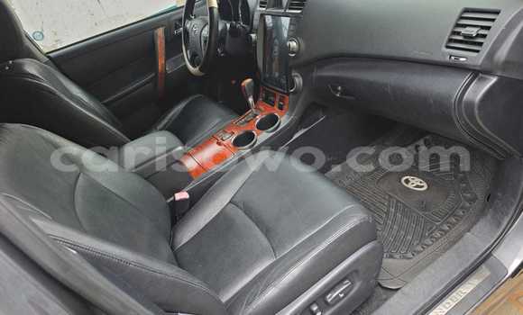 Ra Àlòkù Toyota Highlander Silver Ọkọ̀ in Cotonou ni Benin Ra Àlòkù Toyota Highlander Silver Ọkọ̀ in Cotonou ni Benin