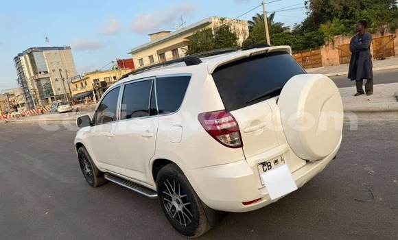 Acheter Occasion Voiture Toyota RAV4 Blanc à Cotonou, Benin Acheter Occasion Voiture Toyota RAV4 Blanc à Cotonou, Benin