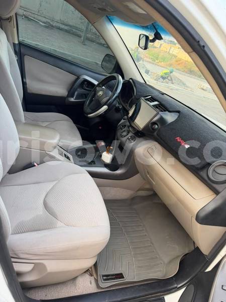 Big with watermark toyota rav4 benin cotonou 25519