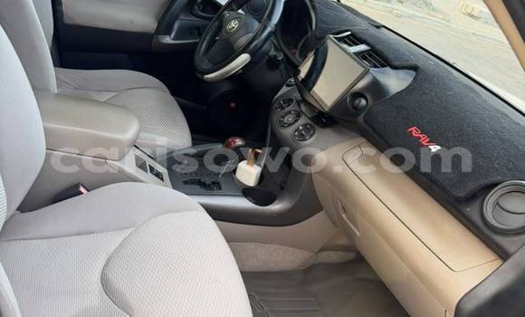 Acheter Occasion Voiture Toyota RAV4 Blanc à Cotonou, Benin Acheter Occasion Voiture Toyota RAV4 Blanc à Cotonou, Benin