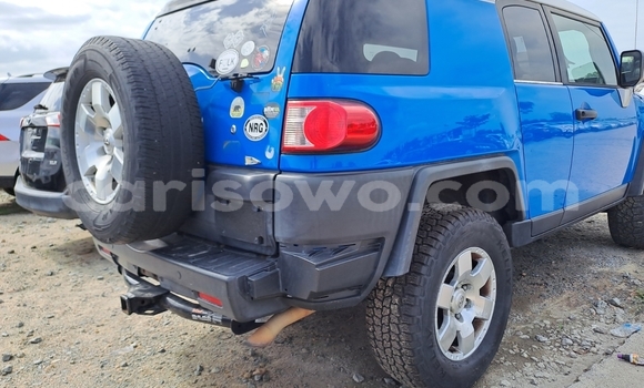 Ra Àlòkù Toyota FJ Cruiser Blue Ọkọ̀ in Cotonou ni Benin Ra Àlòkù Toyota FJ Cruiser Blue Ọkọ̀ in Cotonou ni Benin