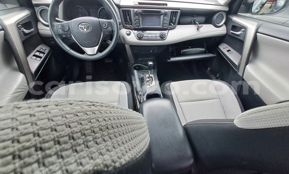 Ra Àlòkù Toyota RAV4 Silver Ọkọ̀ in Cotonou ni Benin Ra Àlòkù Toyota RAV4 Silver Ọkọ̀ in Cotonou ni Benin