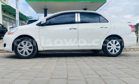 Acheter Occasion Voiture Toyota Yaris Blanc à Cotonou, Benin Acheter Occasion Voiture Toyota Yaris Blanc à Cotonou, Benin
