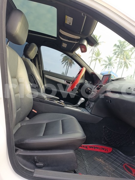 Big with watermark mercedes benz 300cd benin cotonou 25547