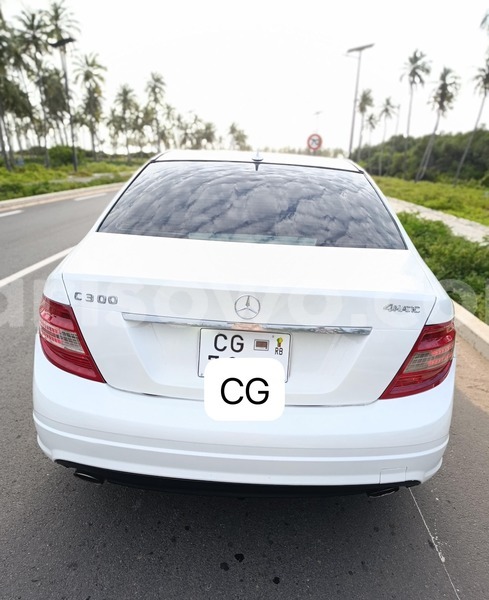 Big with watermark mercedes benz 300cd benin cotonou 25547