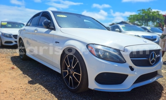 Acheter Occasion Voiture Mercedes-Benz C-klasse AMG Blanc à Cotonou, Benin