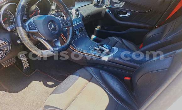Ra Àlòkù Mercedes-Benz C-klasse AMG funfun Ọkọ̀ in Cotonou ni Benin Ra Àlòkù Mercedes-Benz C-klasse AMG funfun Ọkọ̀ in Cotonou ni Benin