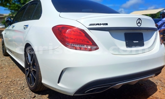 Ra Àlòkù Mercedes-Benz C-klasse AMG funfun Ọkọ̀ in Cotonou ni Benin Ra Àlòkù Mercedes-Benz C-klasse AMG funfun Ọkọ̀ in Cotonou ni Benin