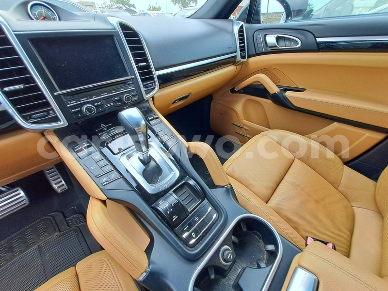 Big with watermark porsche cayenne benin cotonou 25552