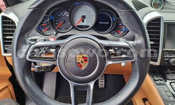 Ra Àlòkù Porsche Cayenne Black Ọkọ̀ in Cotonou ni Benin Ra Àlòkù Porsche Cayenne Black Ọkọ̀ in Cotonou ni Benin