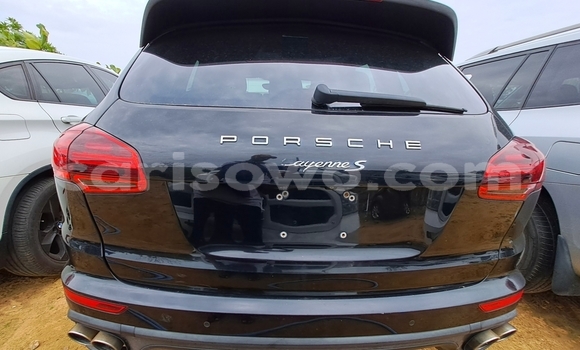 Ra Àlòkù Porsche Cayenne Black Ọkọ̀ in Cotonou ni Benin Ra Àlòkù Porsche Cayenne Black Ọkọ̀ in Cotonou ni Benin