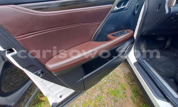Ra Àlòkù Lexus RX 350 funfun Ọkọ̀ in Cotonou ni Benin Ra Àlòkù Lexus RX 350 funfun Ọkọ̀ in Cotonou ni Benin