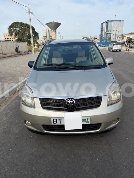 Big with watermark toyota corolla verso benin cotonou 25576