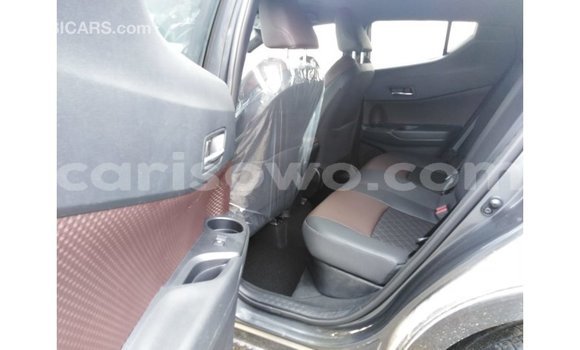 Acheter Import Voiture Toyota C-HR Autre à Import - Dubai, Benin Acheter Import Voiture Toyota C-HR Autre à Import - Dubai, Benin