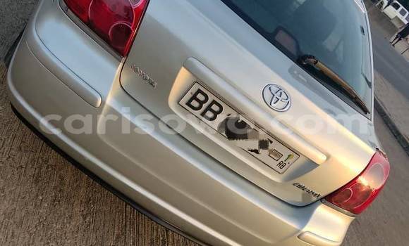 Ra Àlòkù Toyota Avensis Silver Ọkọ̀ in Cotonou ni Benin