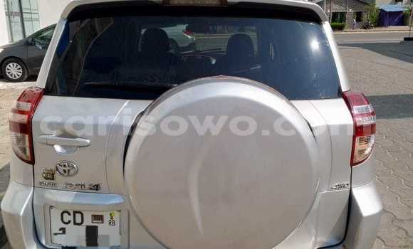Ra Àlòkù Toyota RAV4 Silver Ọkọ̀ in Cotonou ni Benin