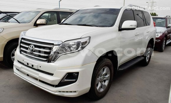 Acheter Import Voiture Toyota Prado Blanc à Import - Dubai, Benin Acheter Import Voiture Toyota Prado Blanc à Import - Dubai, Benin