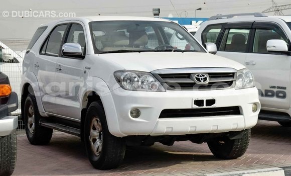 Acheter Import Voiture Toyota Fortuner Blanc à Import - Dubai, Benin Acheter Import Voiture Toyota Fortuner Blanc à Import - Dubai, Benin